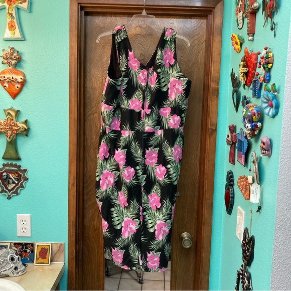 *altered* PUG 3X Floral Wiggle Dress - Picture 4 of 13